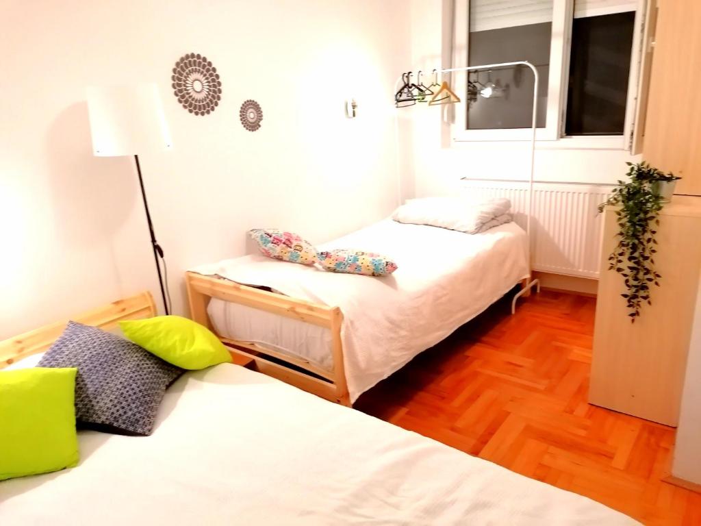 Apartman sa dvoristem, Milica Divcibare photo