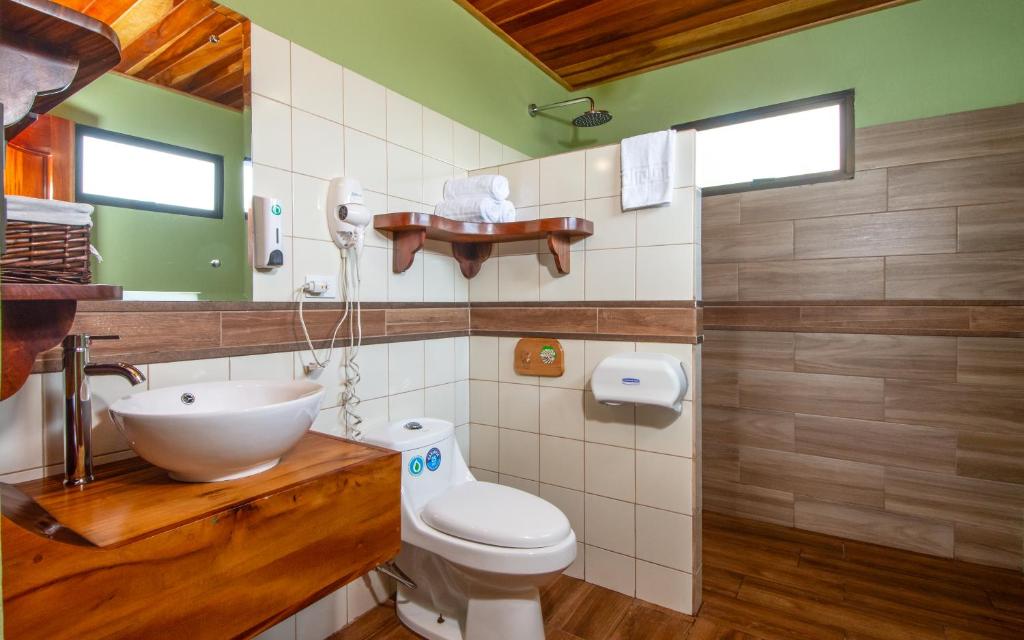 Hotel Tropico Monteverde photo