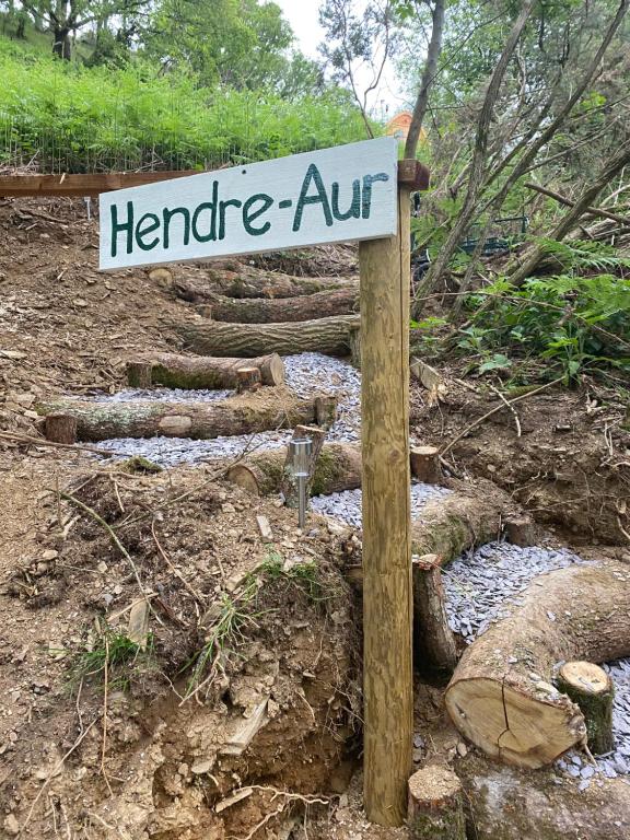 Hendre-Aur Glamping Pod photo 5