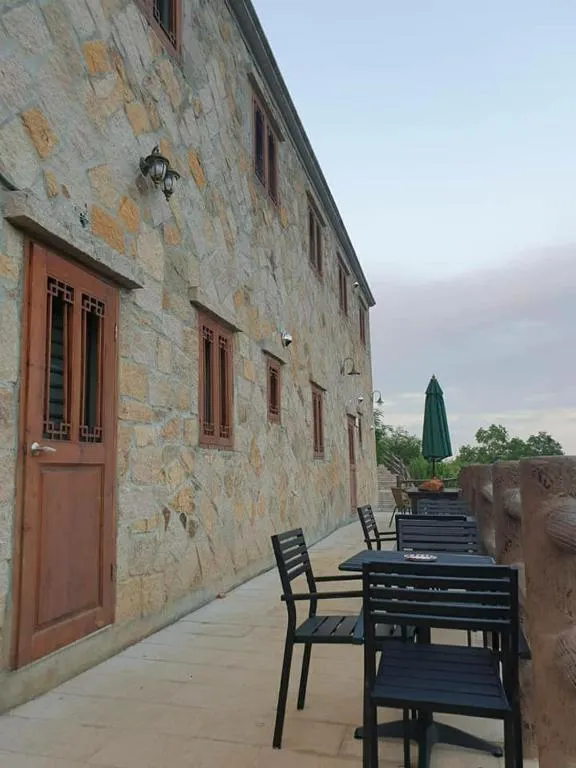 East Mountain Light Brigade, hotel in Nangan
