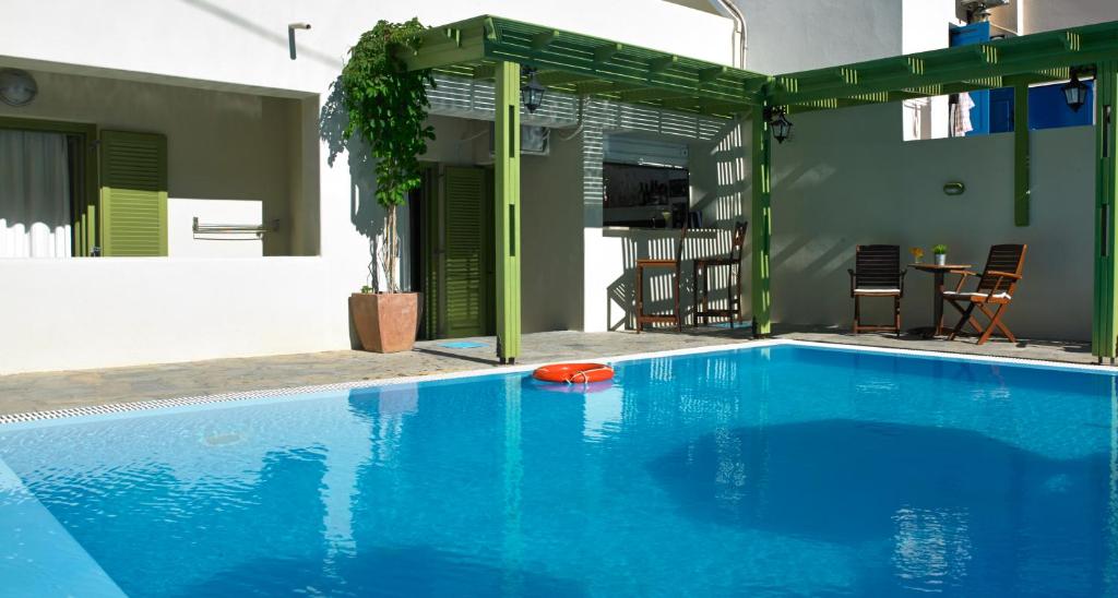 スイミングプール