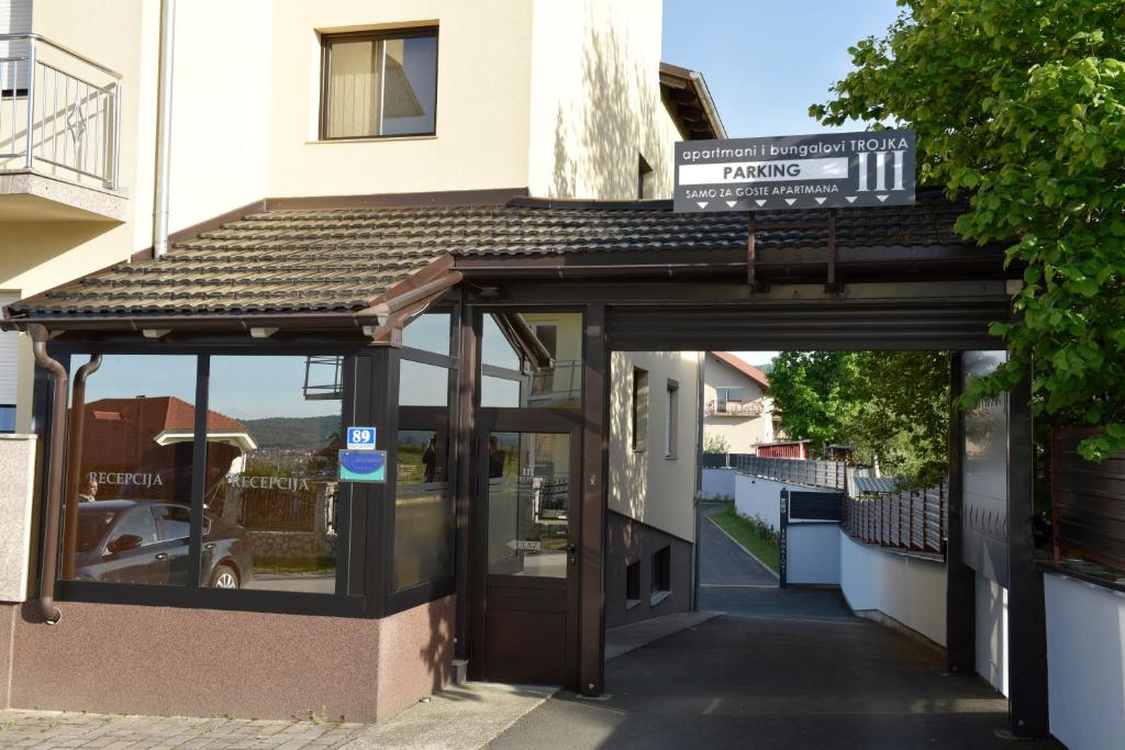 Apartmani i Bungalovi TROJKA photo