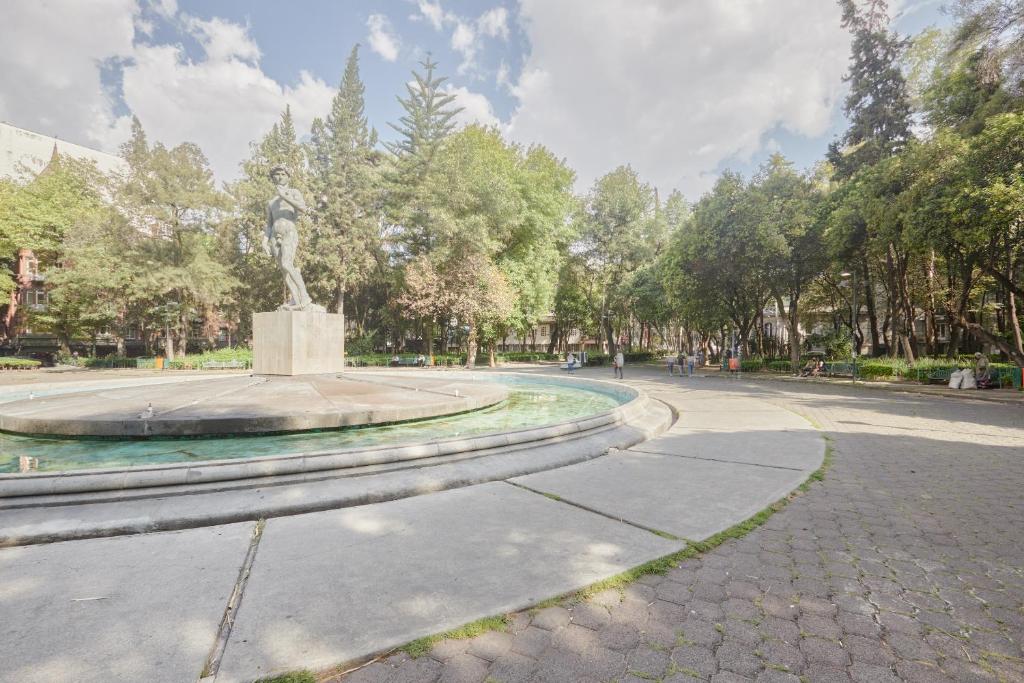 Sonder Parian photo