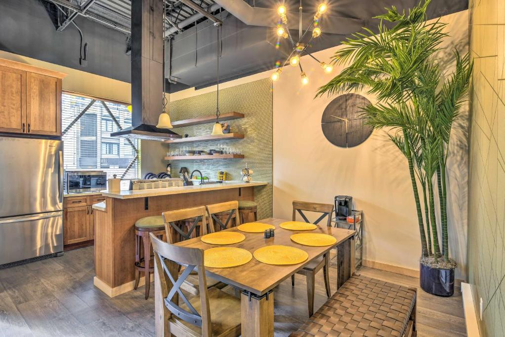 Modern Downtown Apt - Walk to Parks and Cafes!, Anchorage