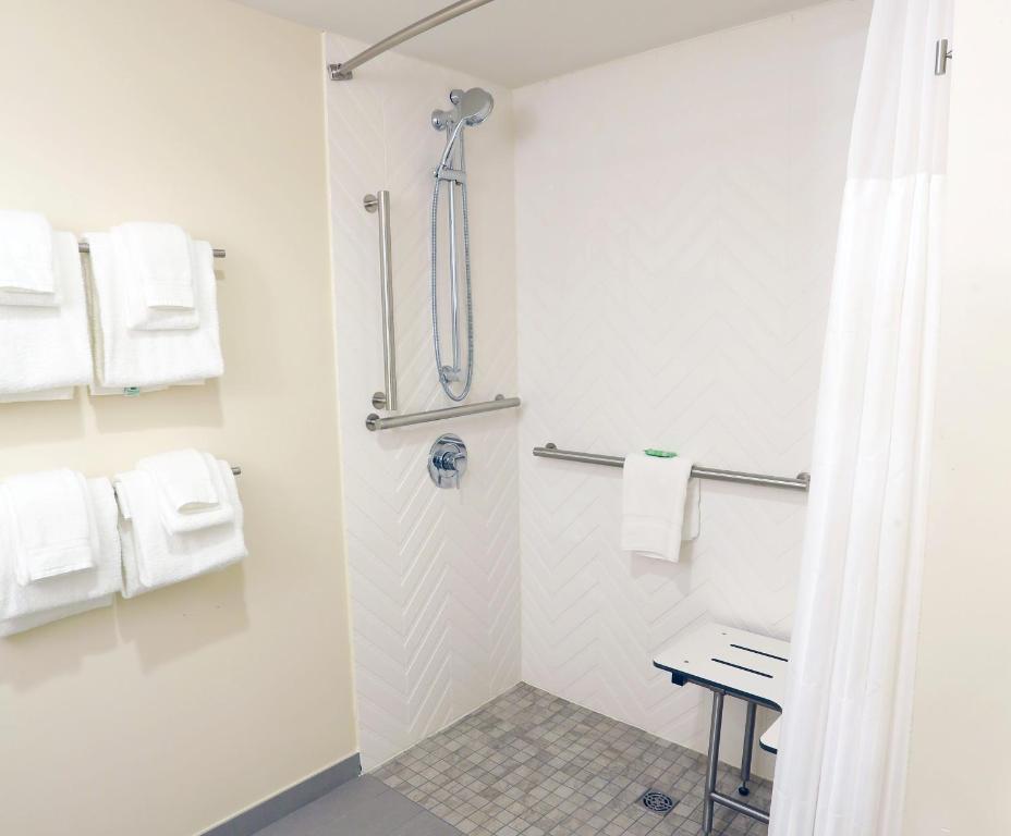 Holiday Inn - Champaign Photo 34