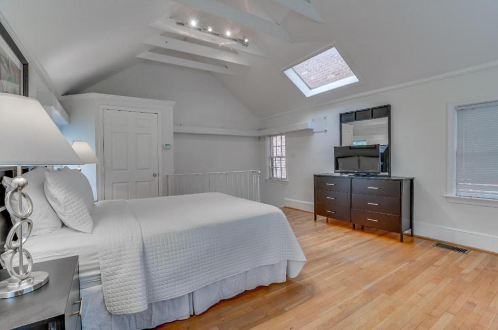 DC West End District 30 Day Stays