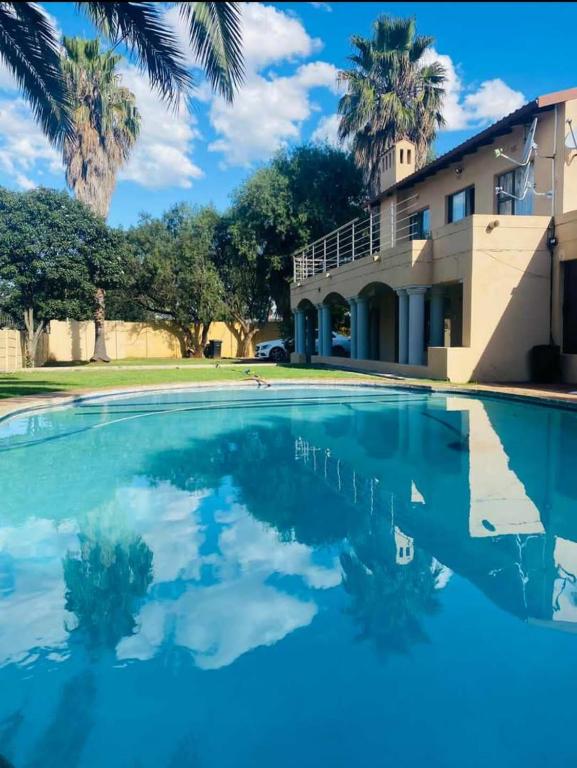 Selina Airport Lodge #Emzini photo