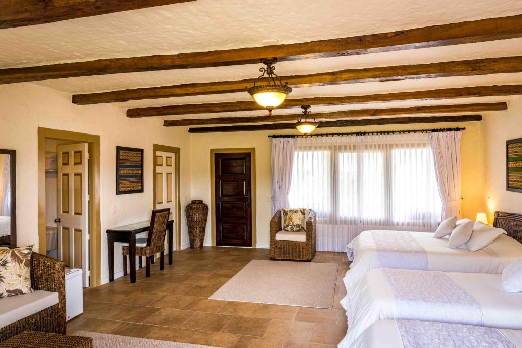 Family Room with Garden View