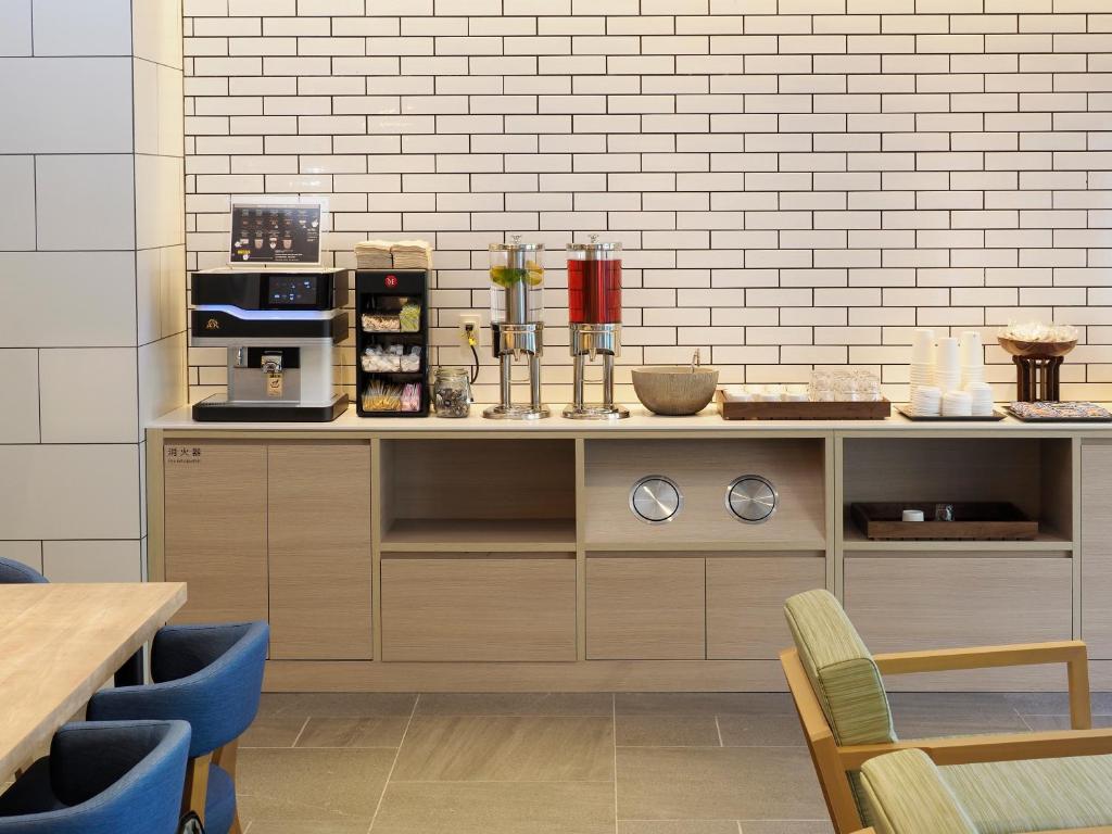 Shared lounge/TV area