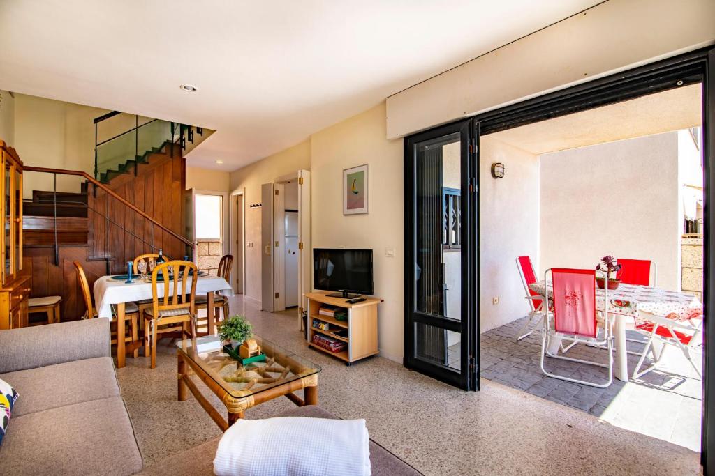 Alquilaencanarias- Medano spectacular terrace and sea views B - 5