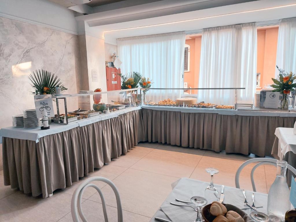 Hotel Monica — Restauracje i bary in Rimini, Emilia-Romania