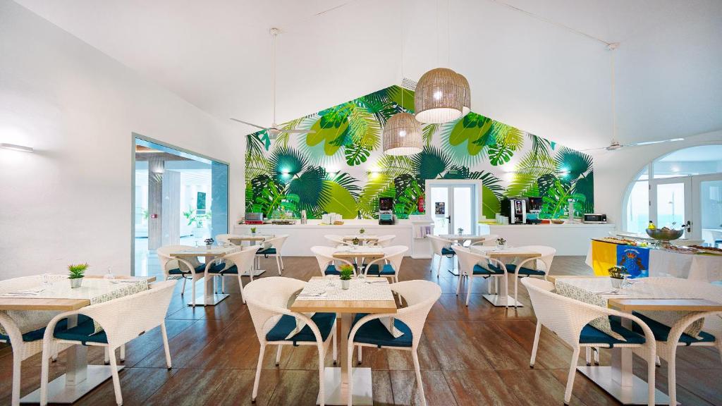Canary Garden Club — Restaurant & bars in Maspalomas, Canary Islands