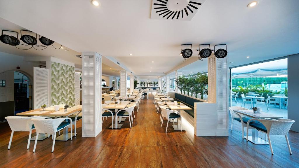 Canary Garden Club — Restaurant & bars in Maspalomas, Canary Islands