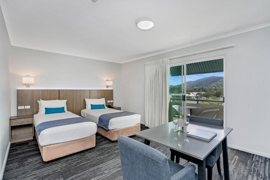 Cairns Cairns Sheridan Hotel room