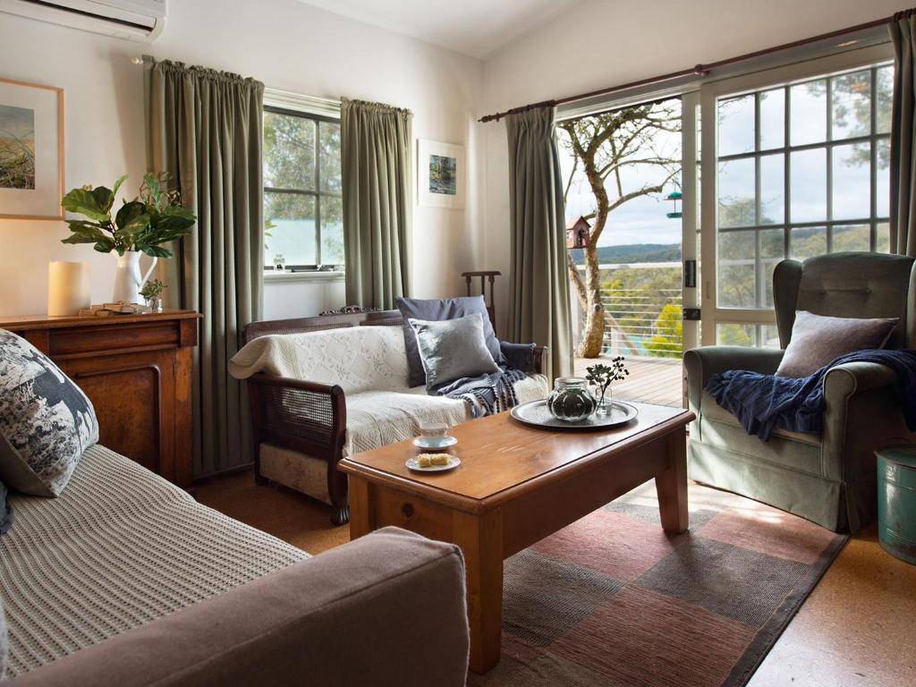 Monigatti Cottage - enchanting cottage with garden, Hepburn Springs