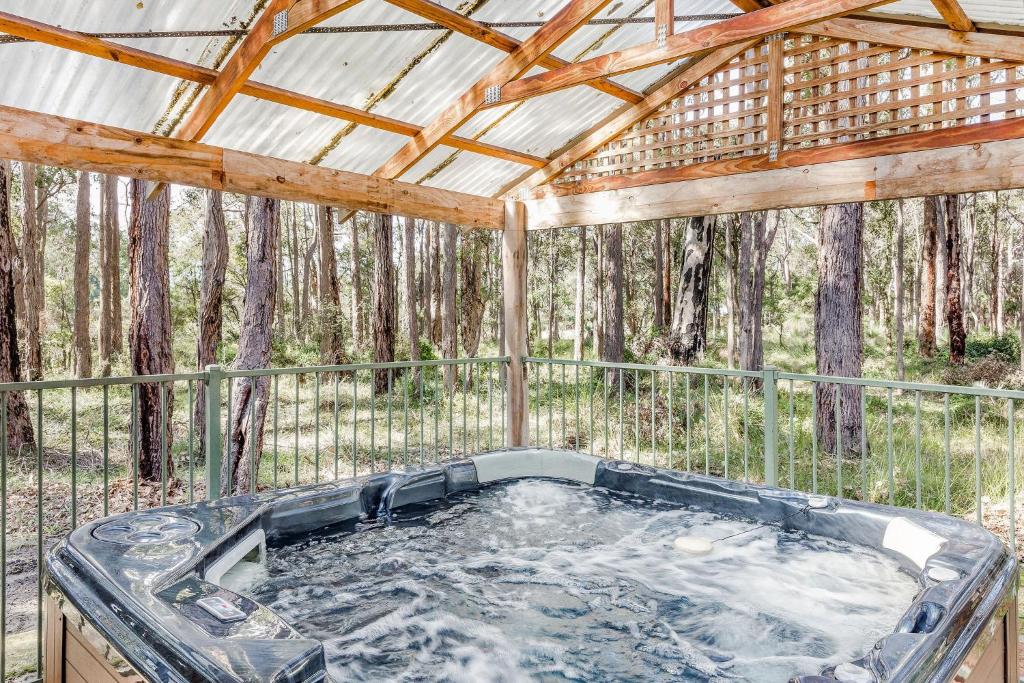 The Grove Distillery &amp; Brewery — Hotel in Margaret River