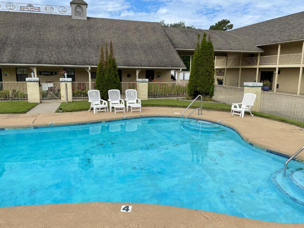 Riverwood Inn photo
