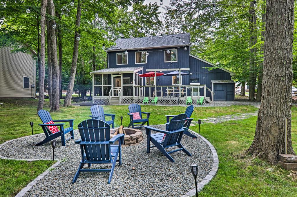 Lake and Pool Access Home Near Tobyhanna State Park, Tobyhanna
