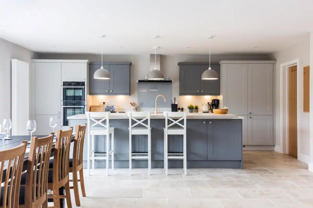 Green Ridge - detached seaside home, Chichester