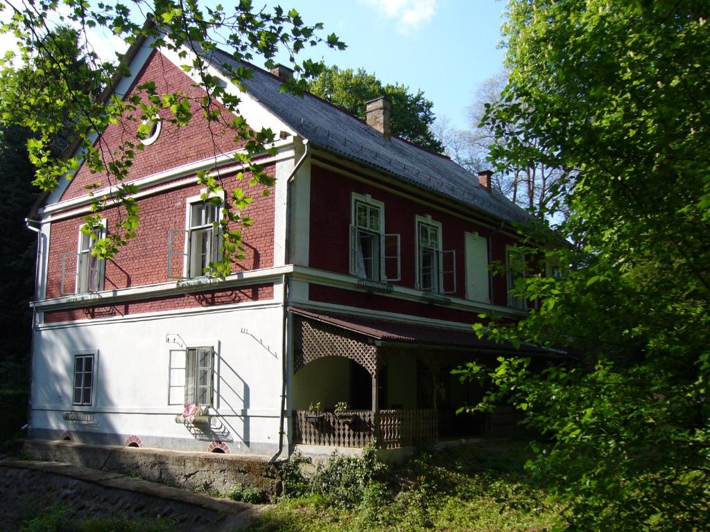 Kalmar Vendeghaz-Vadaszhaz — Hotel in Hévíz