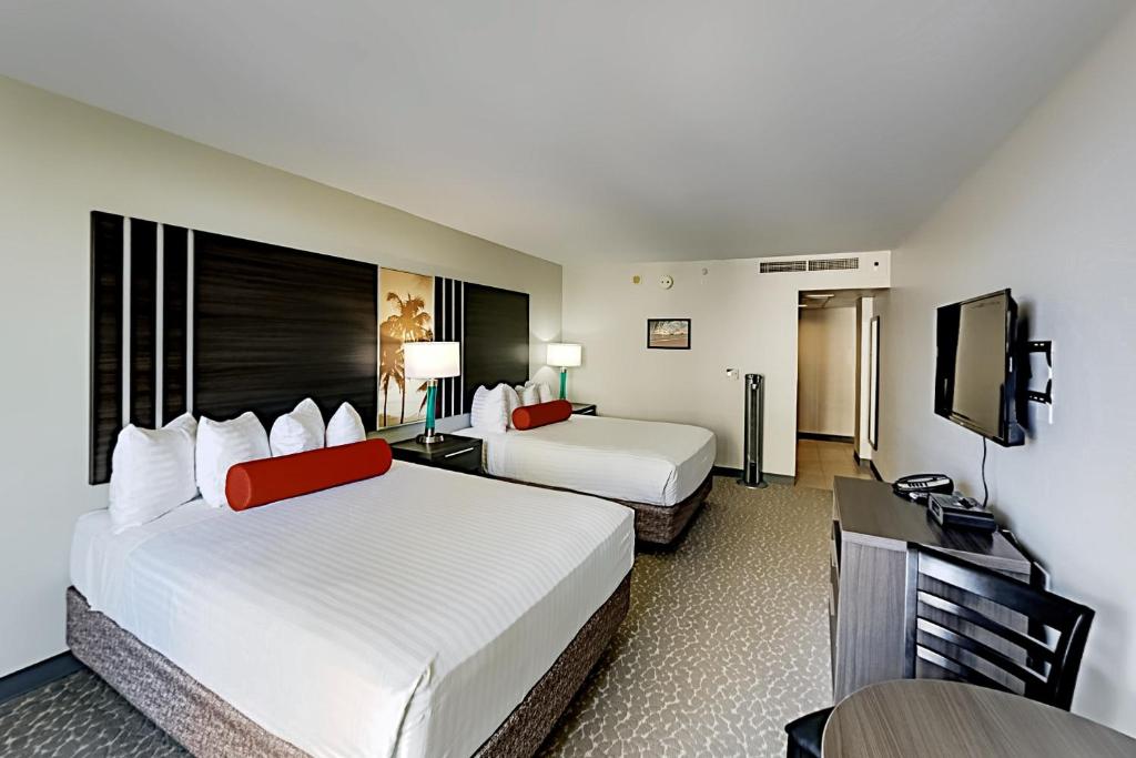Aqua Palms Waikiki Ocean View Lanai Parking Included — Hotel in Honolulu (HI)