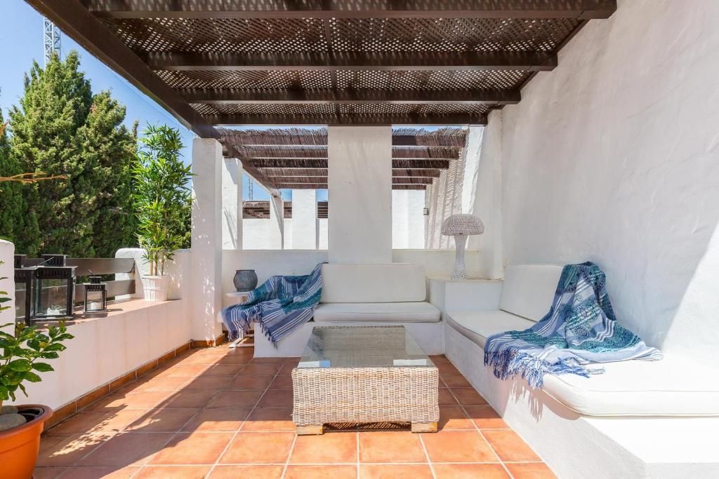Charming Beachside Townhouse in San Pedro A Lovely Retreat Steps from the Shore 전경