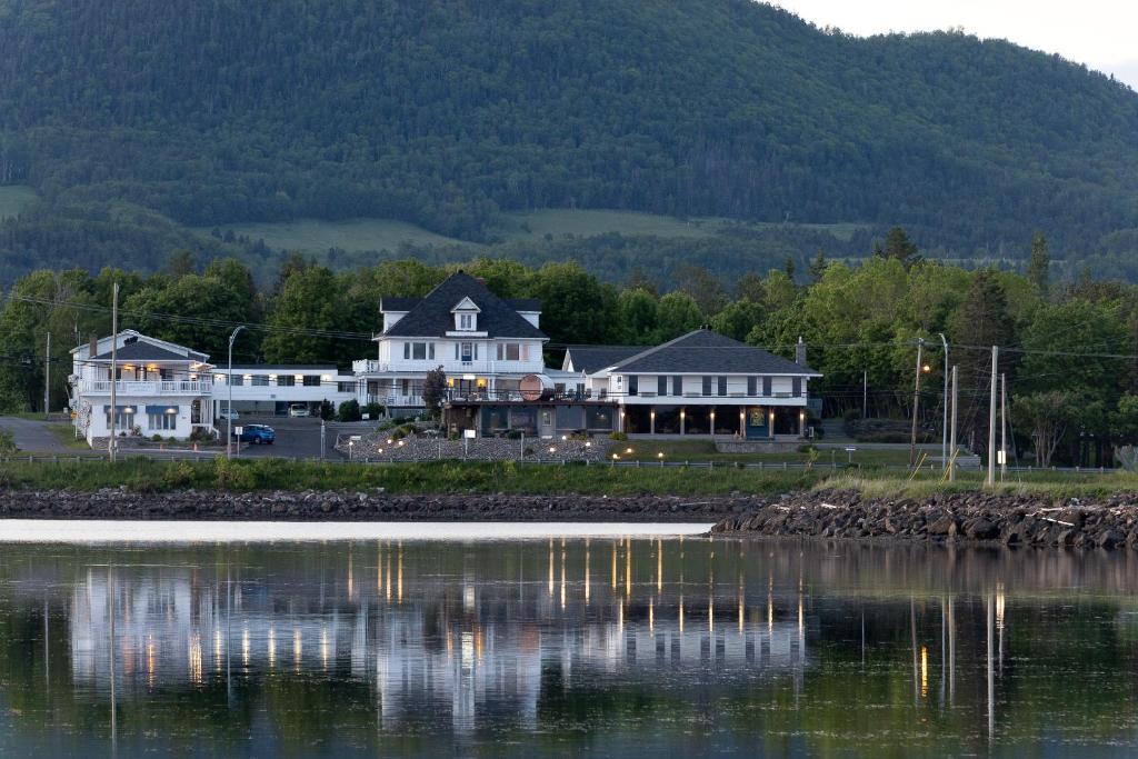 Hotel Aquamer — Hotel in Caps-de-Maria (QC)