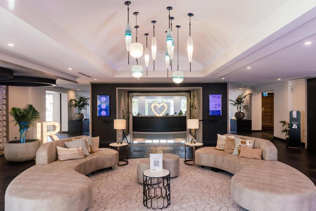 โรงแรมจูนดาลัป รีสอร์ท (Joondalup Resort Hotel)