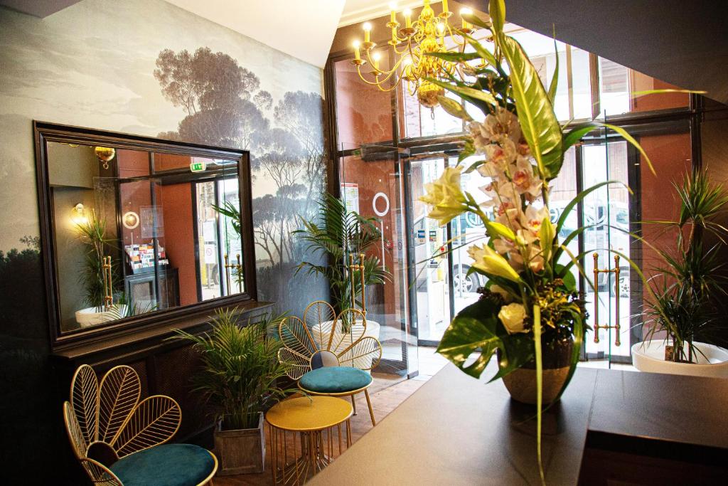 The Originals Access, Hôtel de la Loire, Lyon-Perrache フロント・ロビー