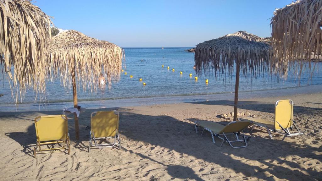 Maria & Manos Guest House, Agios Onoufrios beach photo