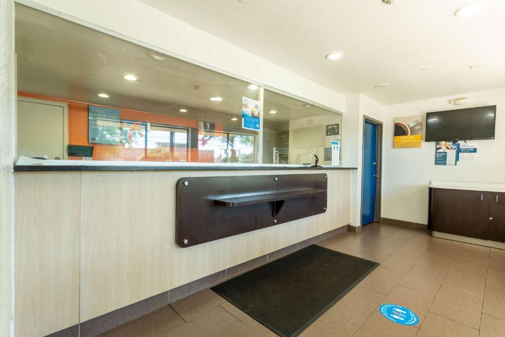 Motel 6-Camp Springs, DC - South Camp Springs photo
