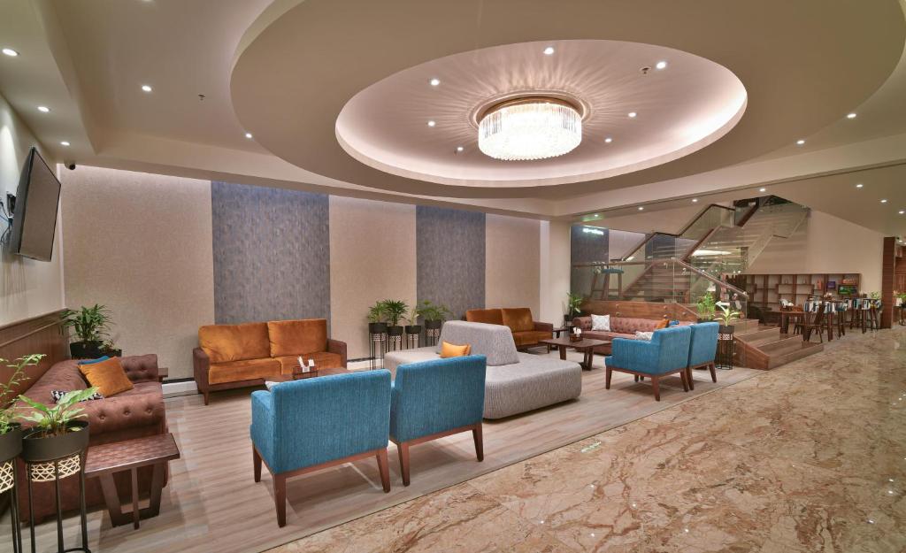 [The Avatar Hotel & Convention의 루프탑 바 전경]