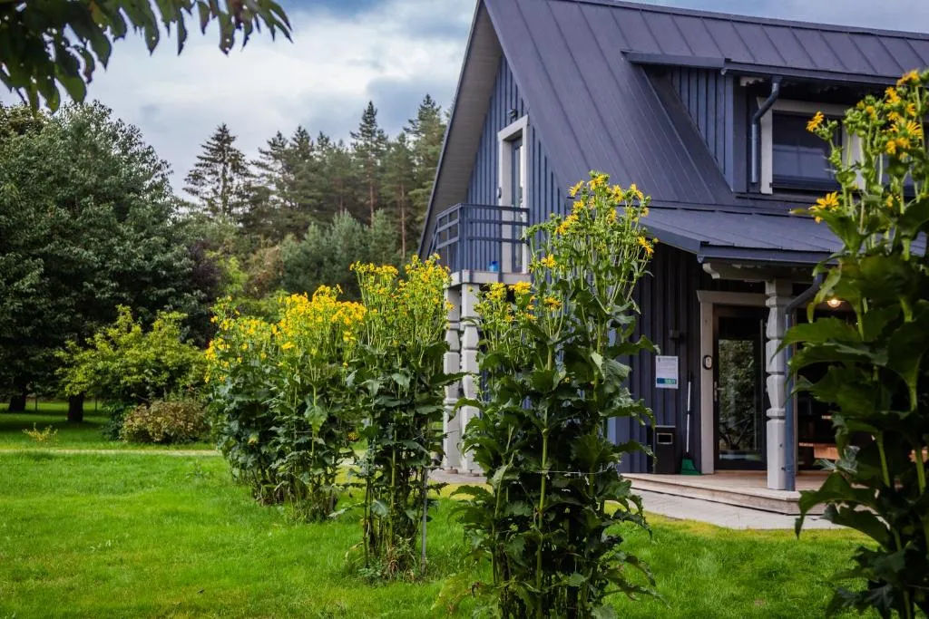 'Virš Ąžuolų'-Forest SPA -Holiday Home，位于Paplatelė的酒店