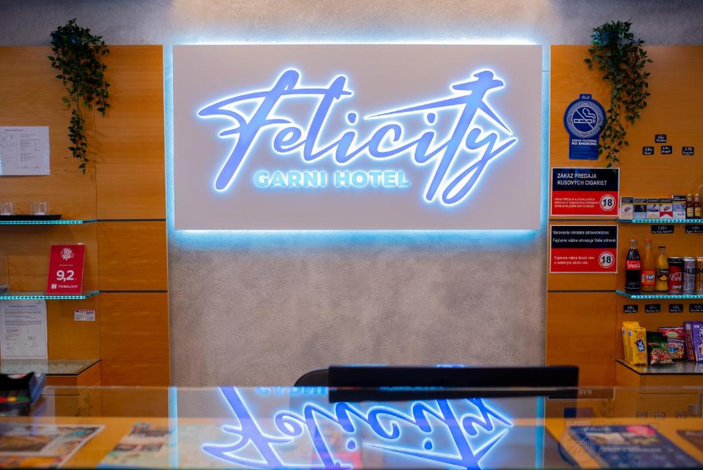 Felicity Garni Hotel photo