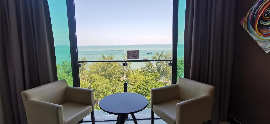 Seaview D'Wharf Executive Suit photo