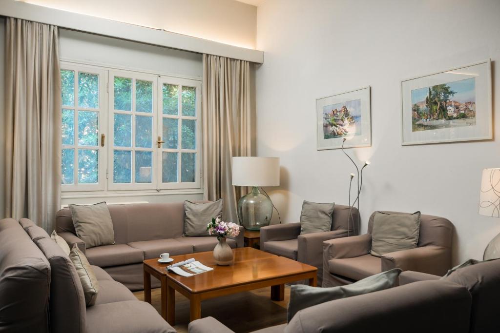 Folies Corfu Town Hotel Apartments photo