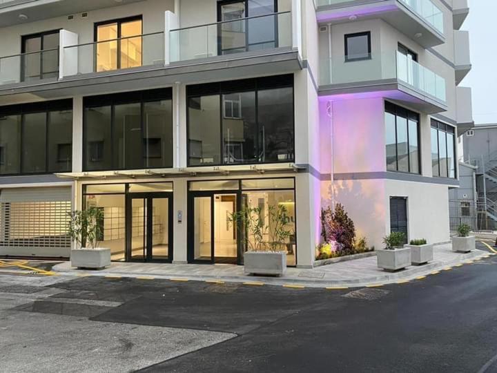 CP Top floor luxury studio photo