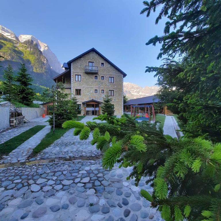 Hotel Margjeka — Hotel in Valbonë
