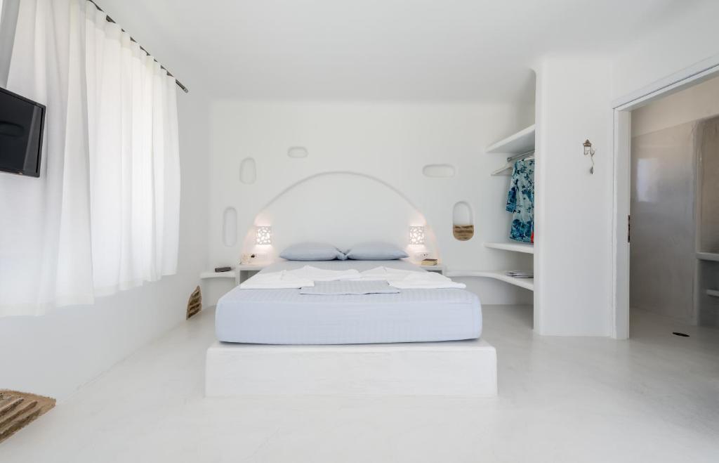 Blu Suites and Studios photo