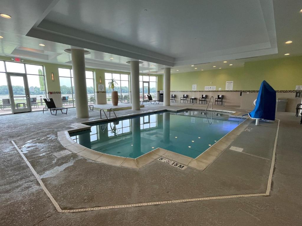 Holiday Inn Owensboro Riverfront photo