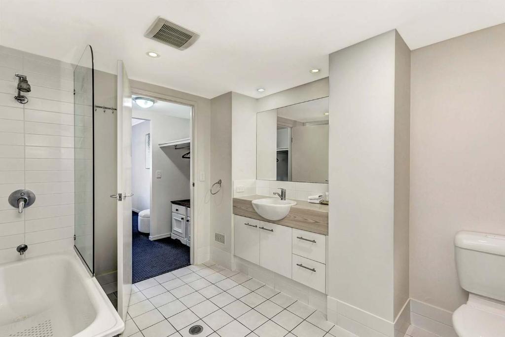 Ramada Encore by Wyndham Whale Cove photo