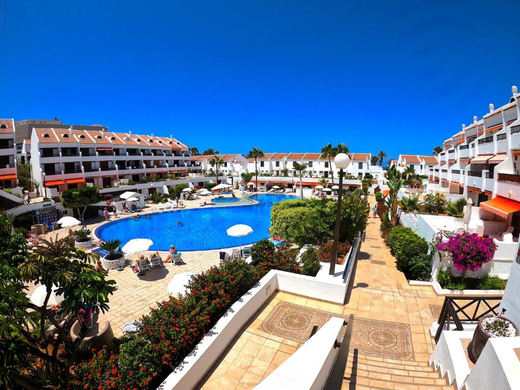Parque Santiago I - 2 Bedroom - 1 Bathroom - Open plan living - Kitchen area - Extra large balcony - First Floor Apartment - 2