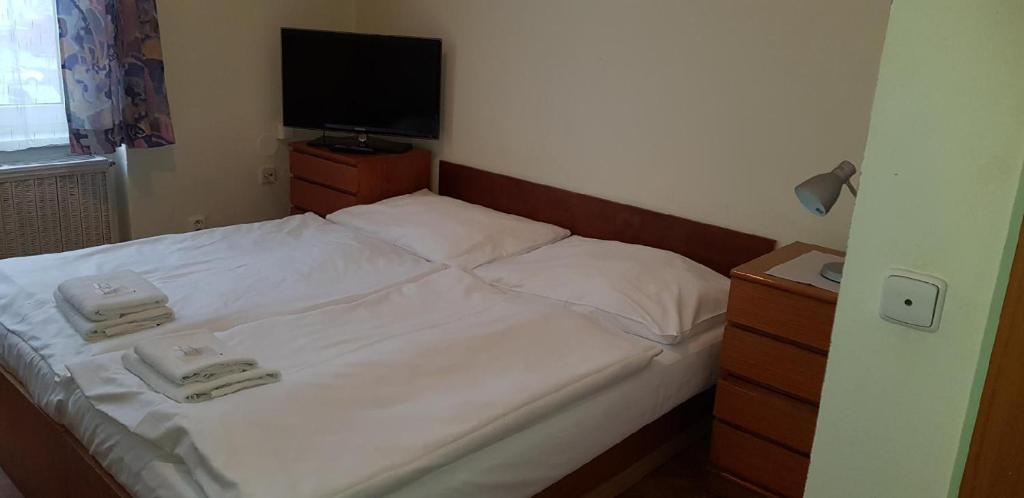 THE Z ACCOMMODATION, Znojmo