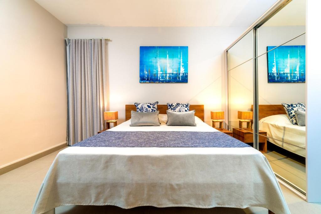 One Bay Residence Modern Contemporary Apartment Flat 4 photo