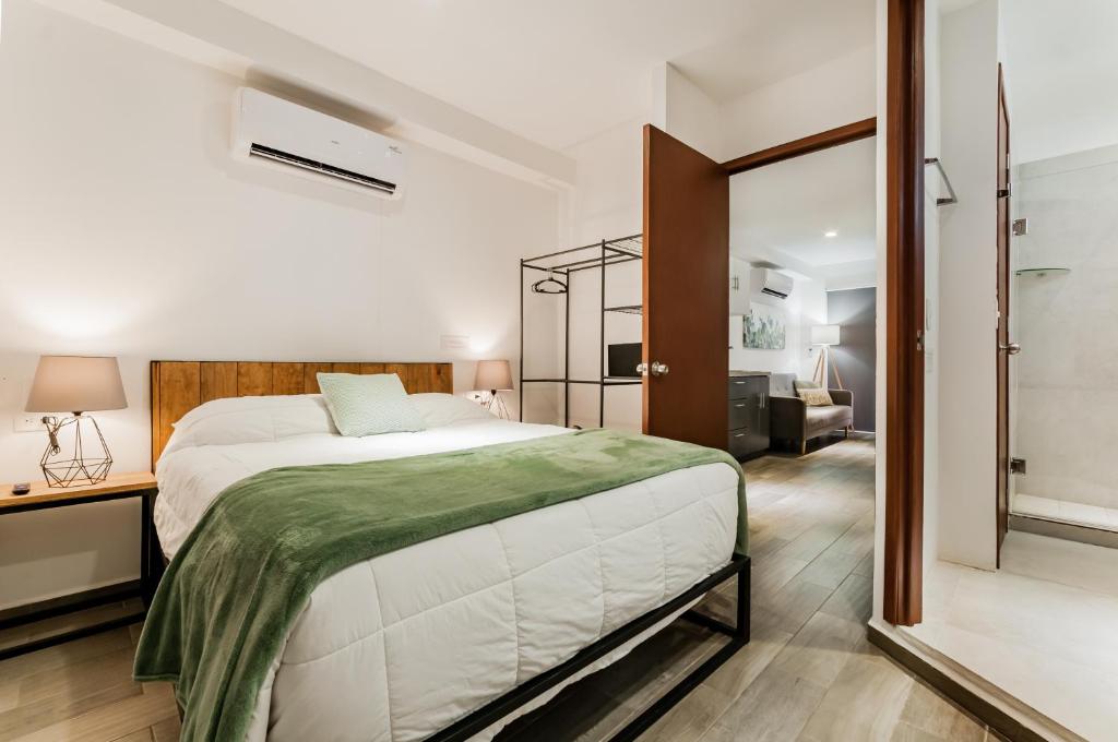 HotelZone L17 Beach Access - 4