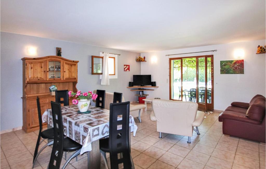Gorgeous Home In Carpentras - 4