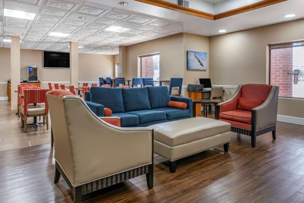 コンフォート イン&スイーツ ステーツボロ ユニバーシティ エリア (Comfort Inn & Suites Statesboro - University Area) フロント・ロビー