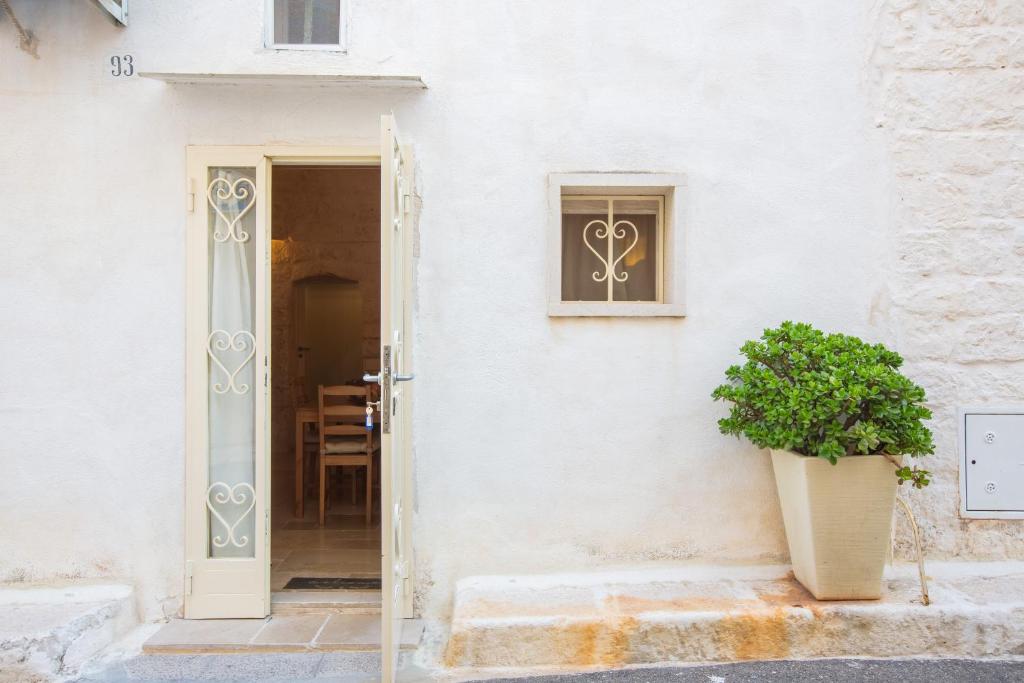 Lovely Stone House In Ostuni - 2