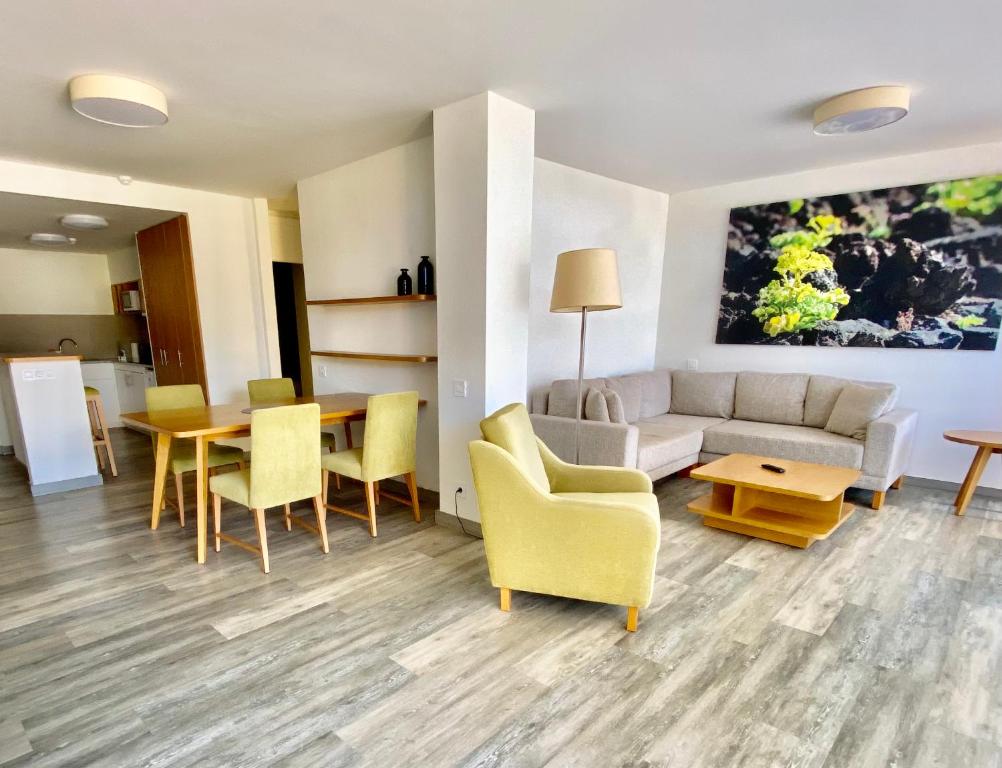 Apartamentos Tigaiga Suites — Hotel rooms in Puerto de la Cruz, Canary Islands