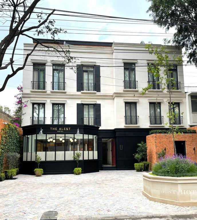 The Alest Hotel - 4